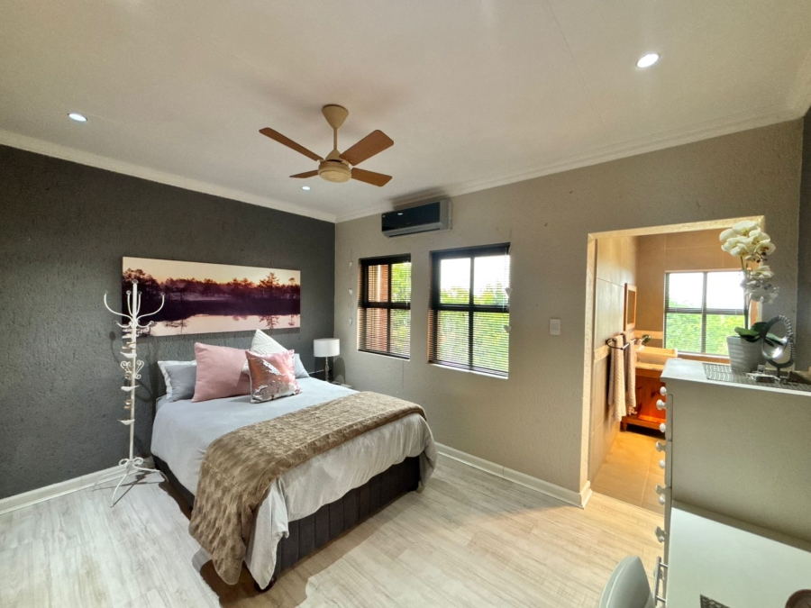 5 Bedroom Property for Sale in Grimbeeck Park North West